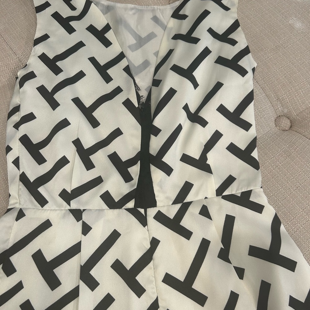 Romper - Picture 7 of 8